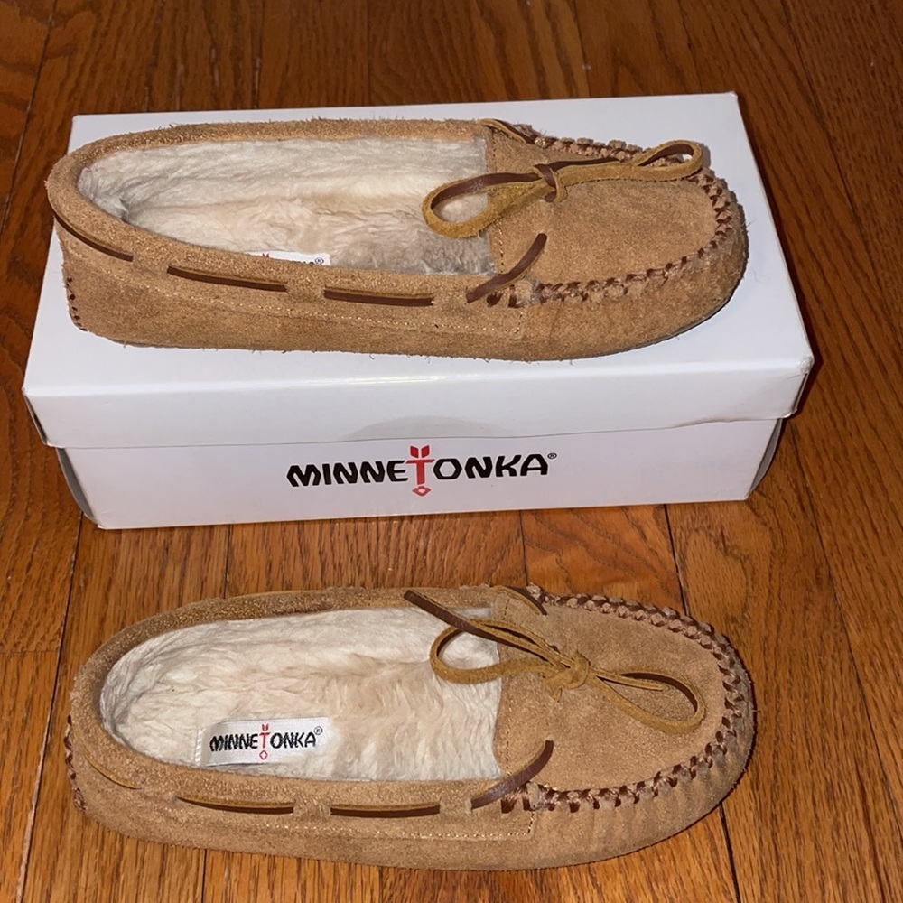 Minnetonka Girls Cassie Slipper